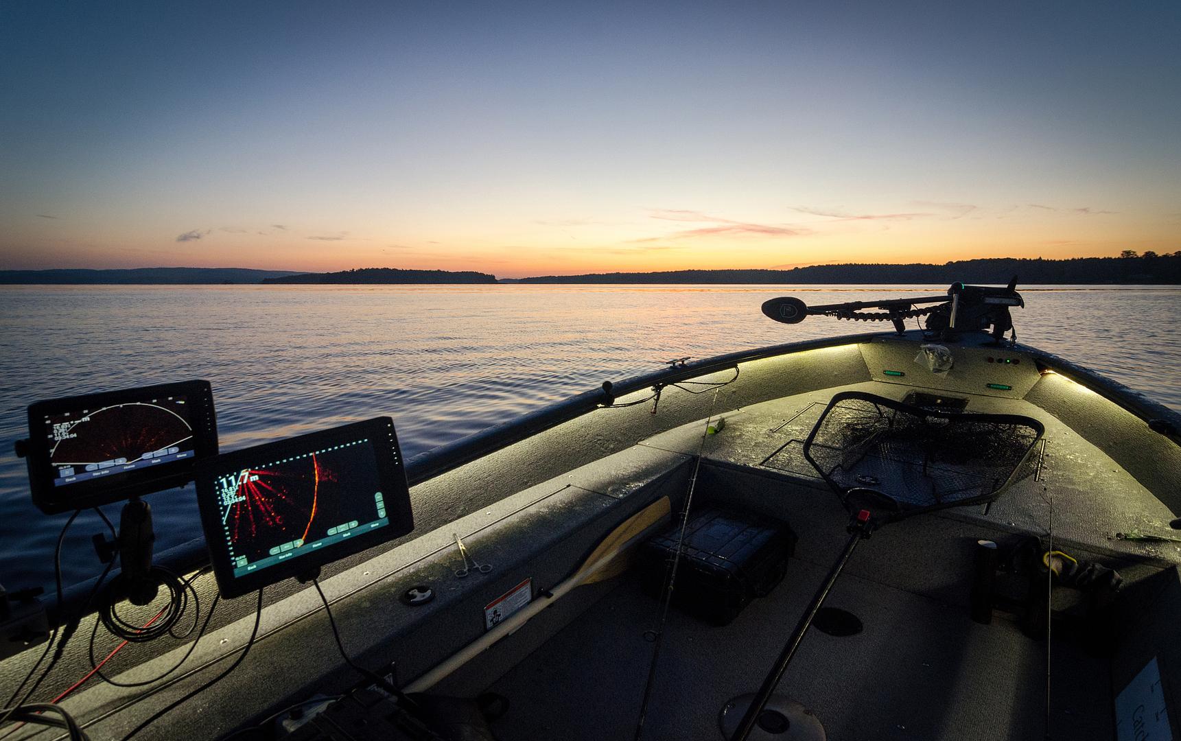 Outboard motor break-in service