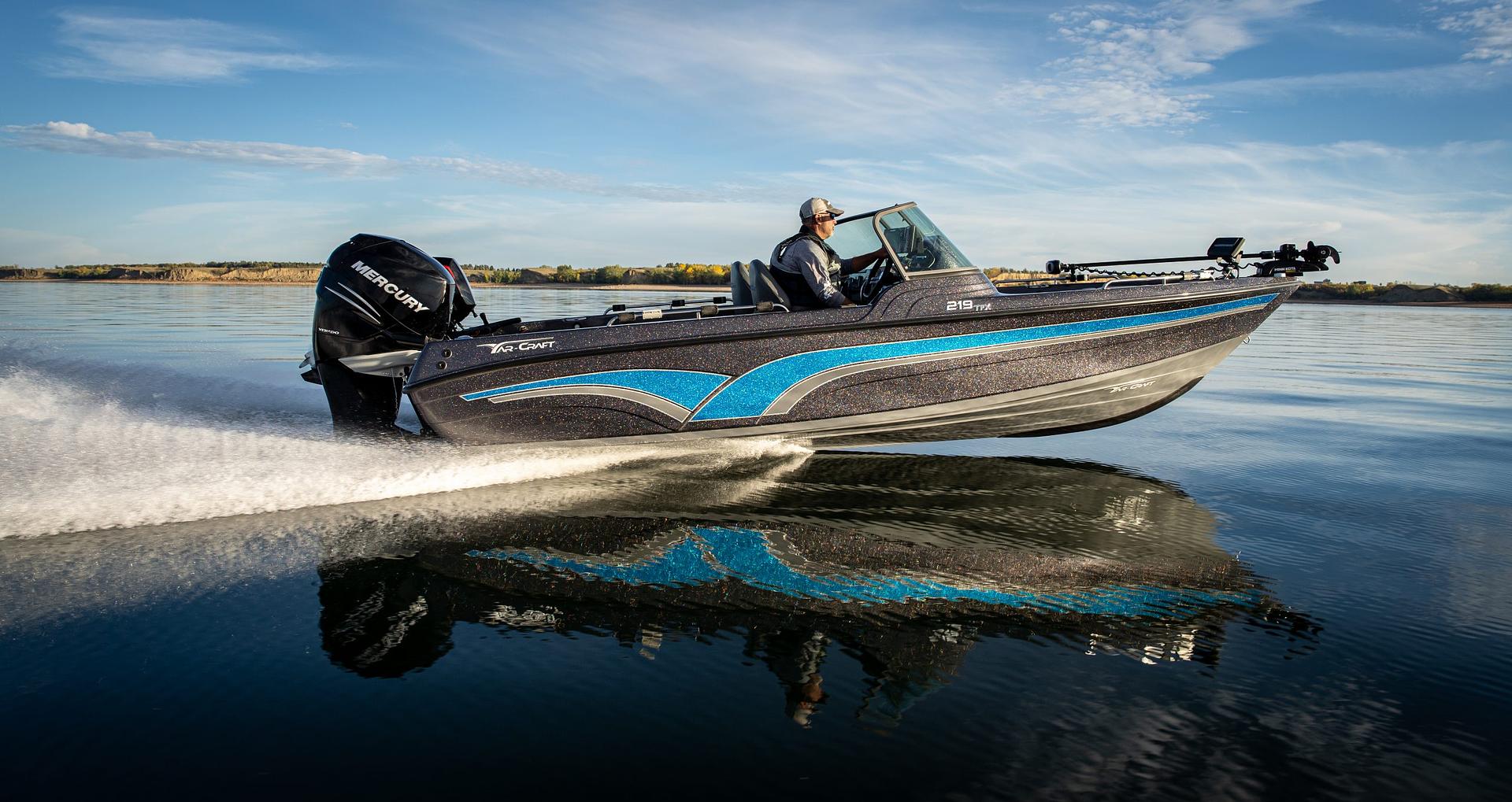 Boating on Lake of the Woods