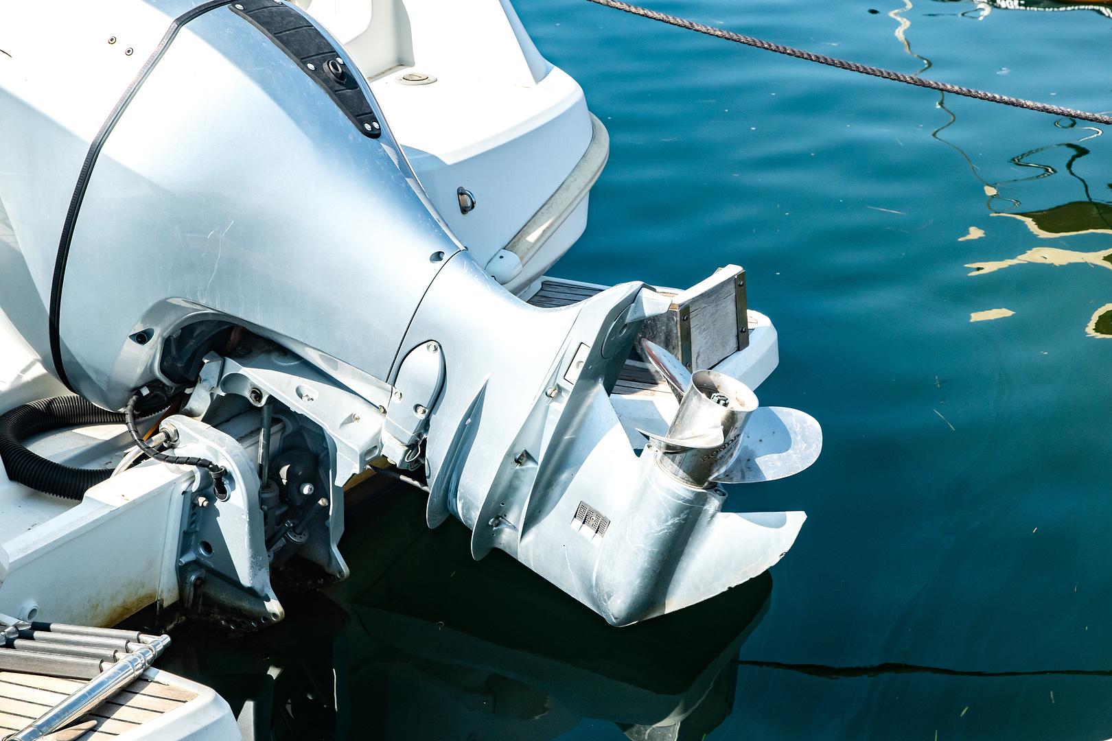 Outboard motor break-in service