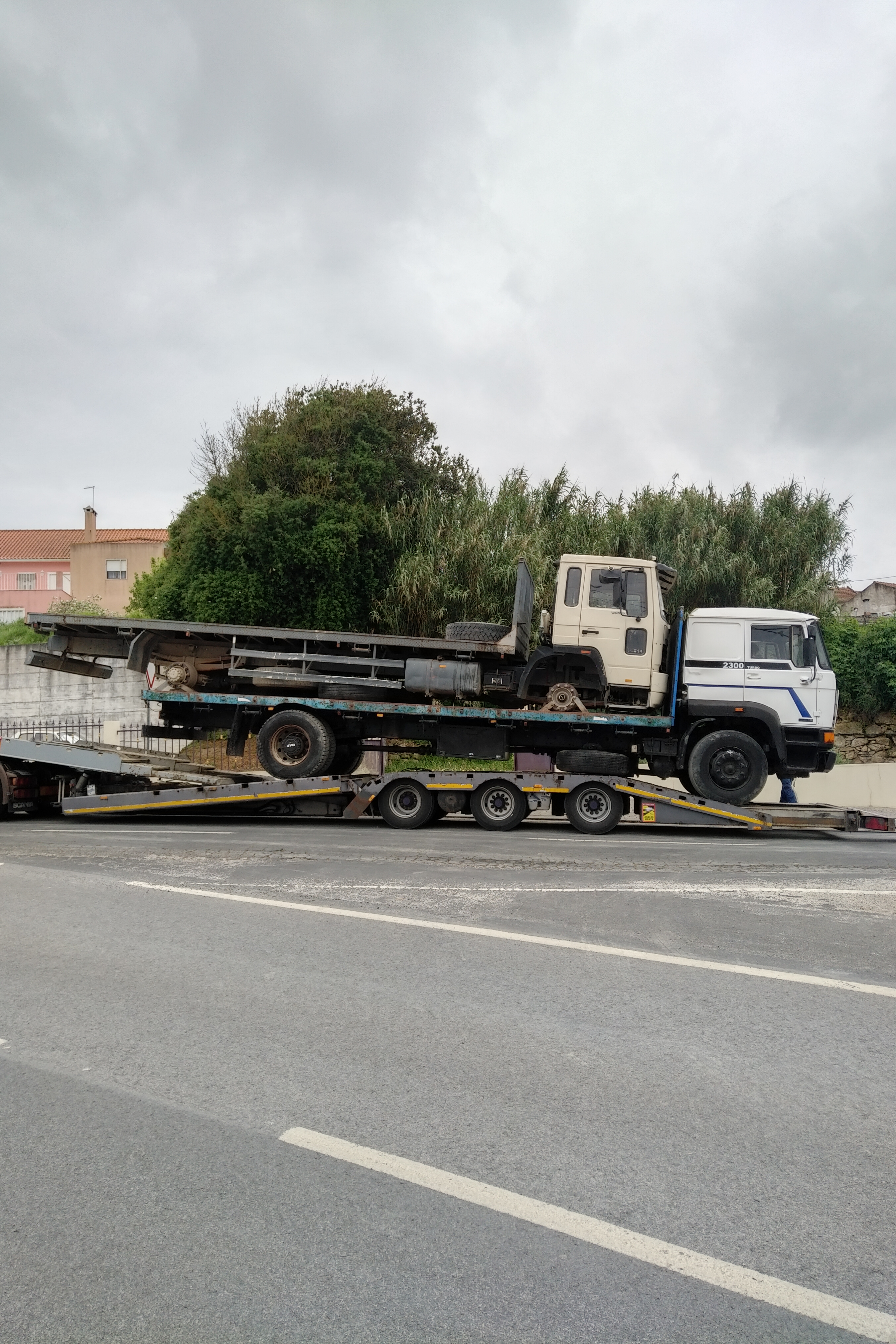 Delivery to Antwerp - Belgium & Shipping to Lagos - Nigeria.