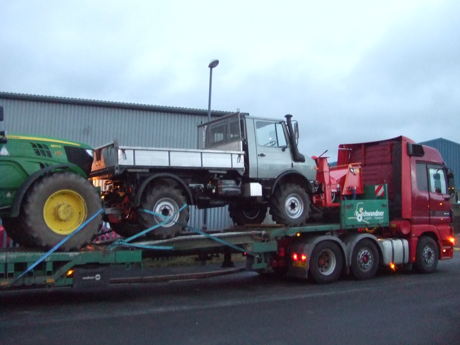 DUECKER HF200 CHIPPER AND WERNER F50 HYDRAULIC WINCH