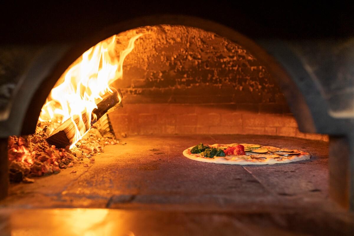 Top 5 Kinds of Professional Pizza Ovens for Your Restaurant