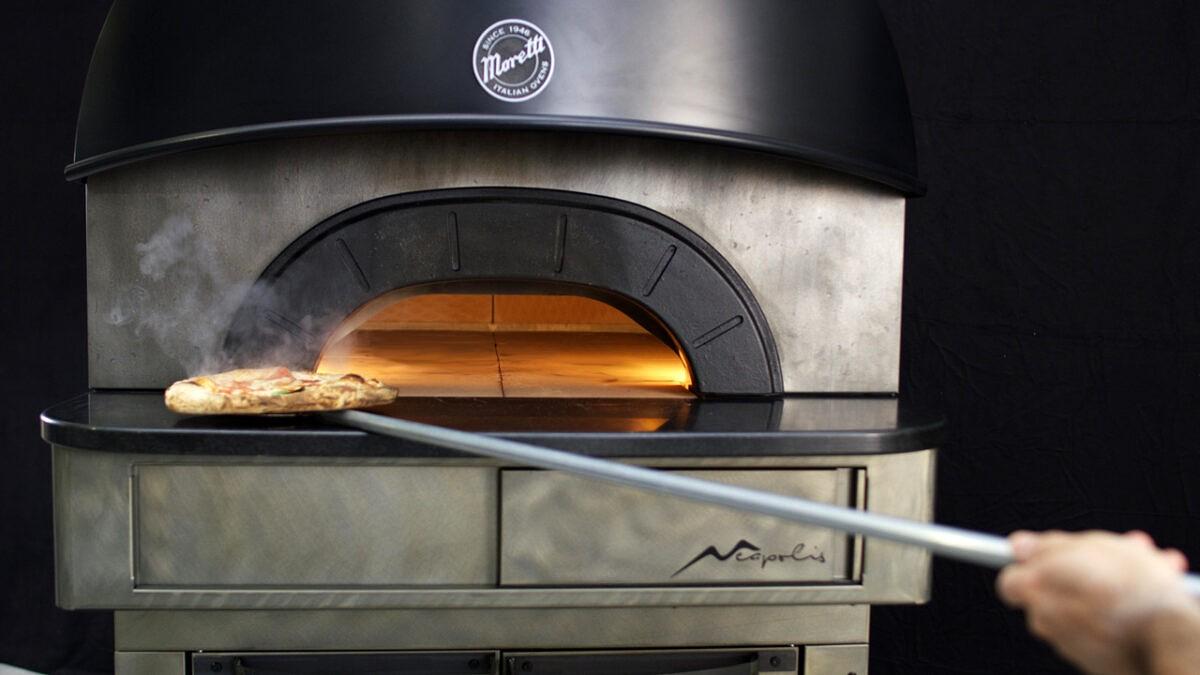 Top 5 Kinds of Professional Pizza Ovens for Your Restaurant