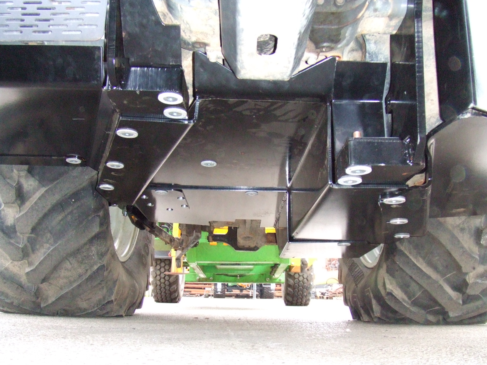 50KM/HR VALTRA WITH JAKE CRANE AND HEIZOHACK CHIPPER SET-UP