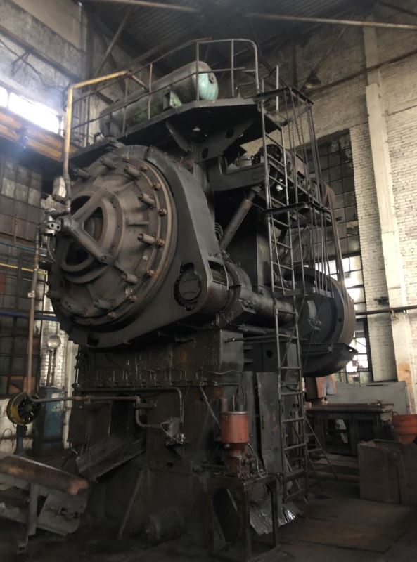 Testing under power of the press K8544, 2500t 1975