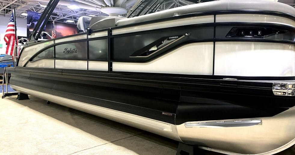 Barletta pontoon with Vantage wrap and guard