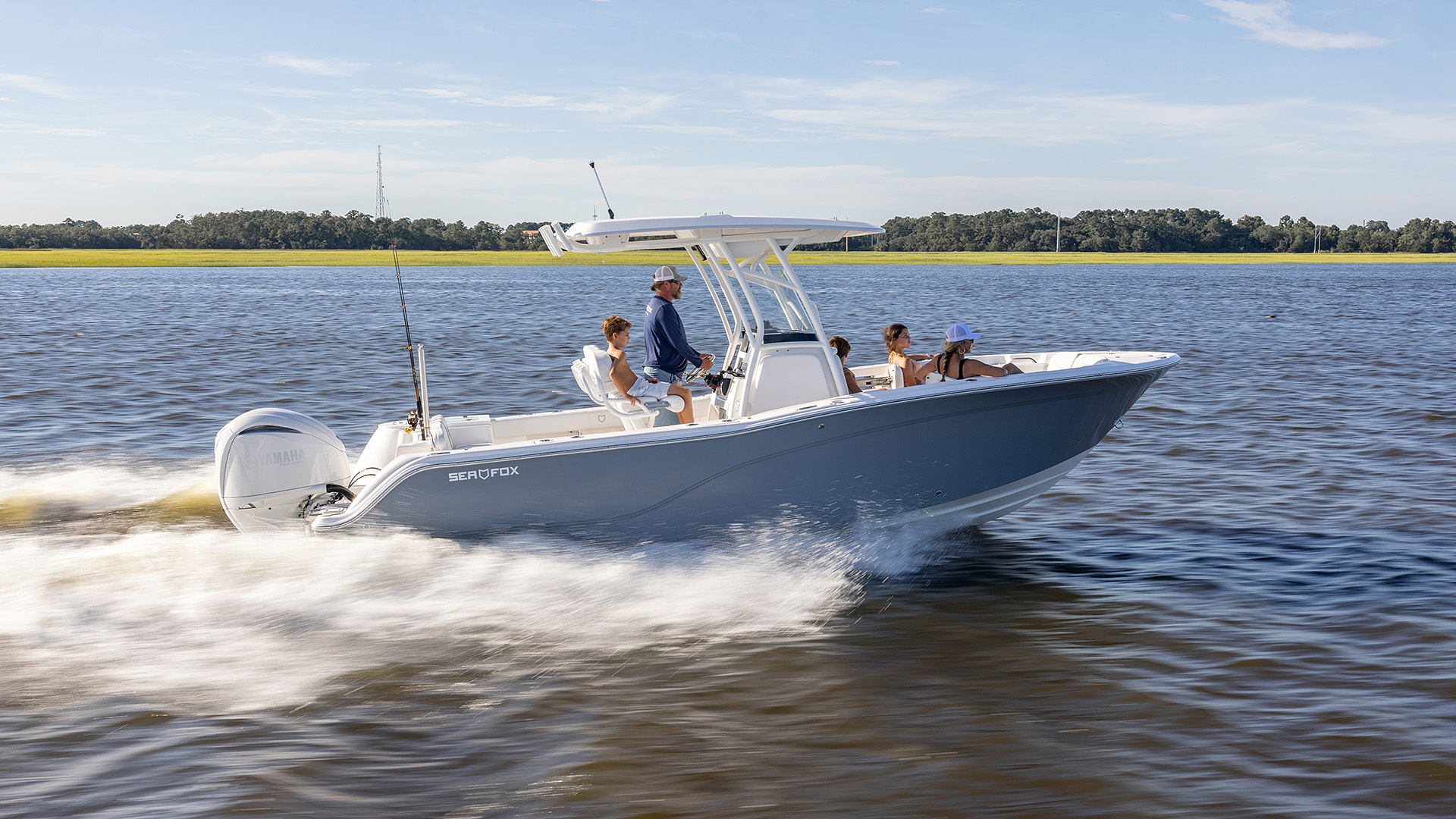 Sea Fox 248 Commander at speed