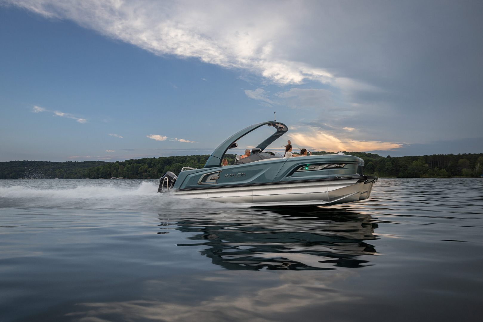 Avalon pontoon boat cruising Lake Cumberland