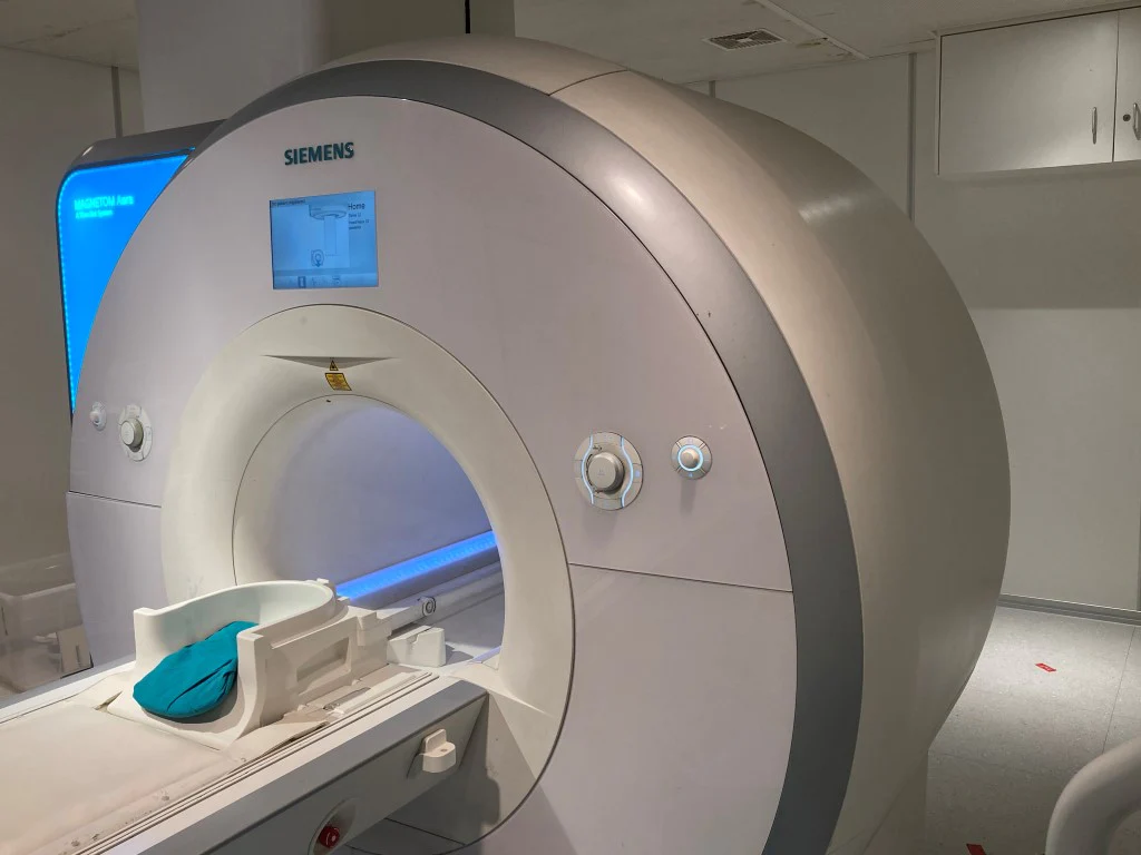 Mobile Siemens MAGNETOM Aera 1.5T MRI