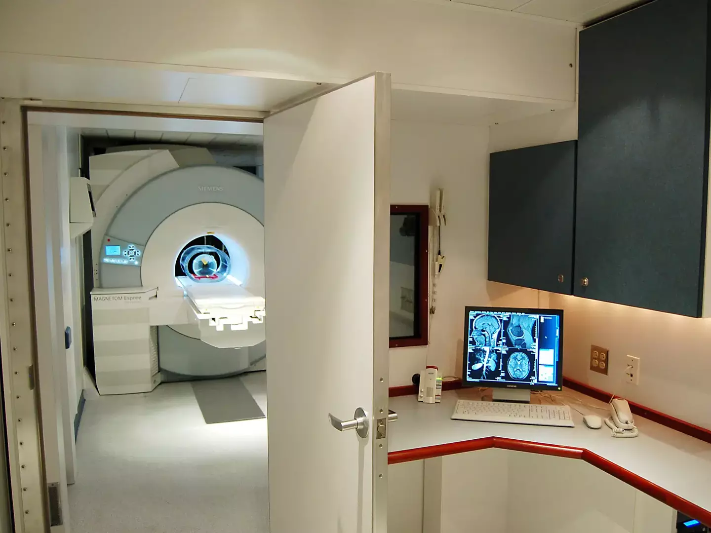 MRI-Mobile-Overview-Certified_Trailer_1800000000090717.webp