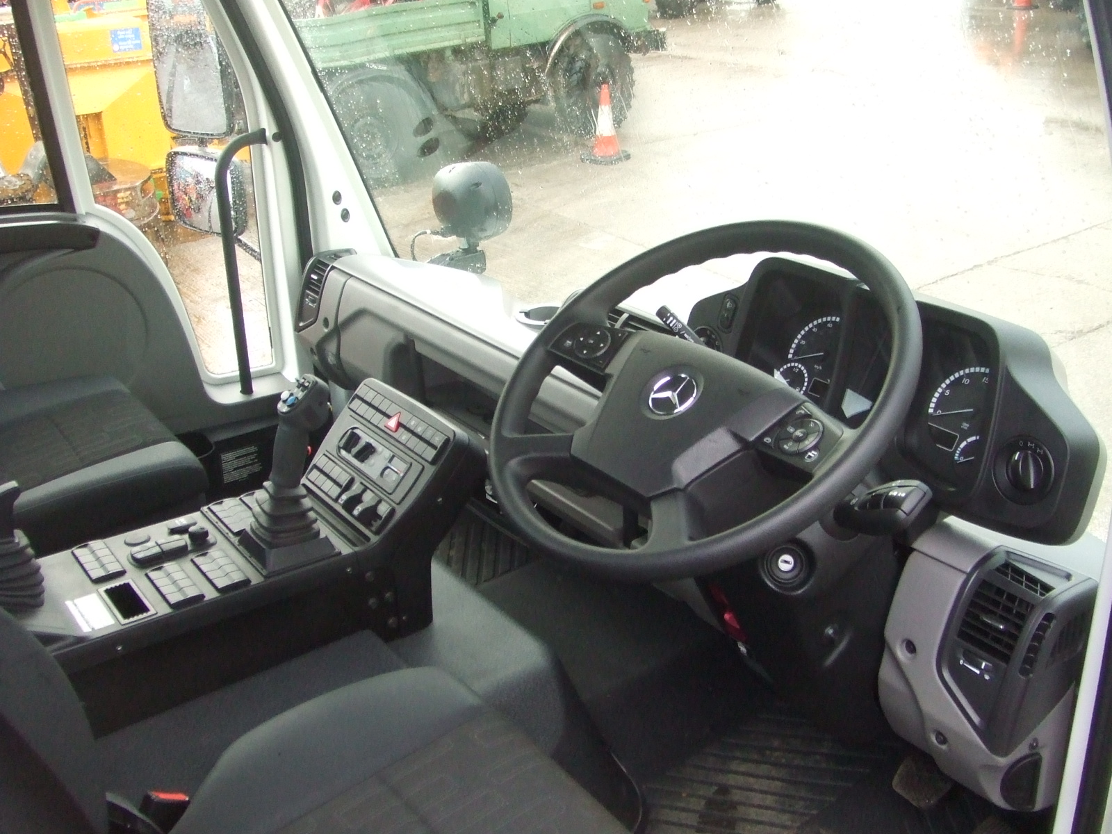 U430 UGE U300 300HP UNIMOG AT INGLETON