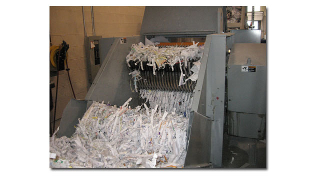 us_recycling_equipment_shredder_working_642x355_o.png