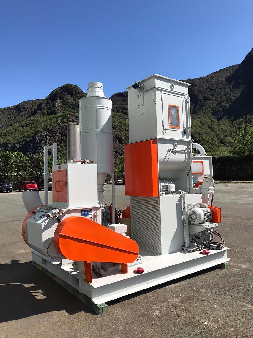 Reconditioning Plastics Machinery: Economic and Environmental Benefits