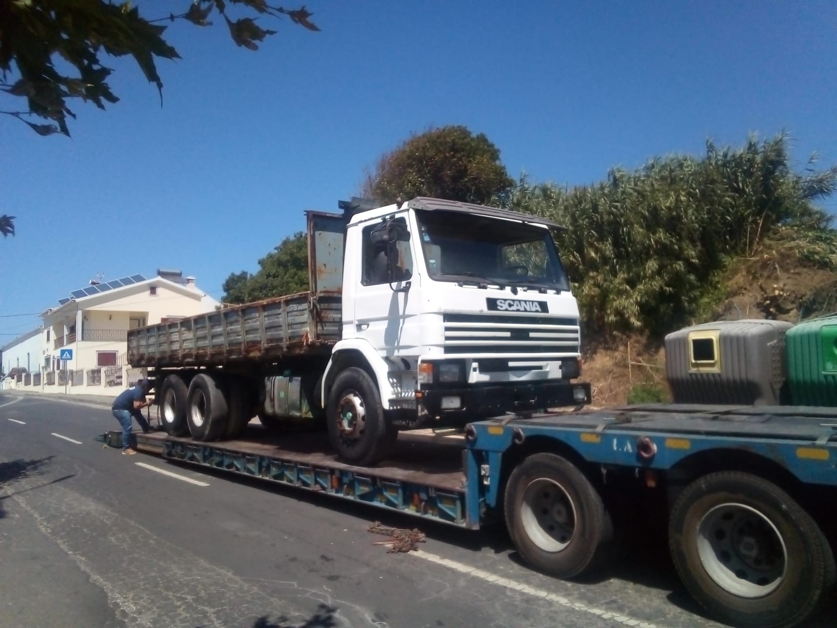 Special road transport. Scania 92 H Intercooler 6X2 tipper.