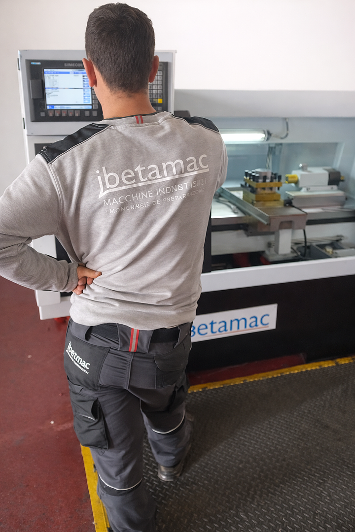 IBETAMAC CNC lathes with Siemens 808D sold and installed in Cremona, Rome, Salerno, and Ancona.