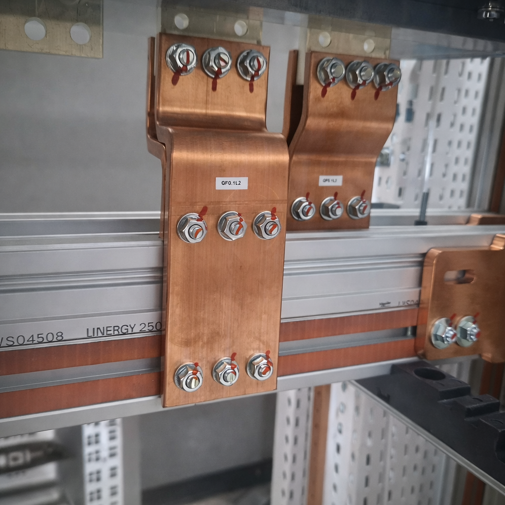 Busbar Processing Machine: Guida Completa alla Lavorazione delle Sbarre in Rame per Quadri Elettrici