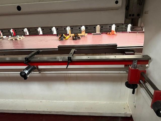 ASSISTENZA TECNICA RIPARAZIONI PRESSE PIEGATRICI