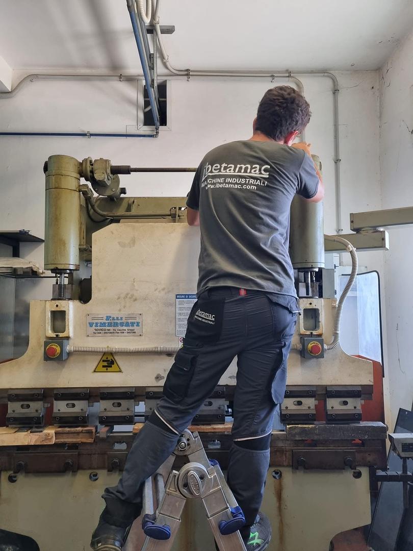 ASSISTENZA TECNICA RIPARAZIONI PER PRESSE PIEGATRICI DI OGNI MARCA 