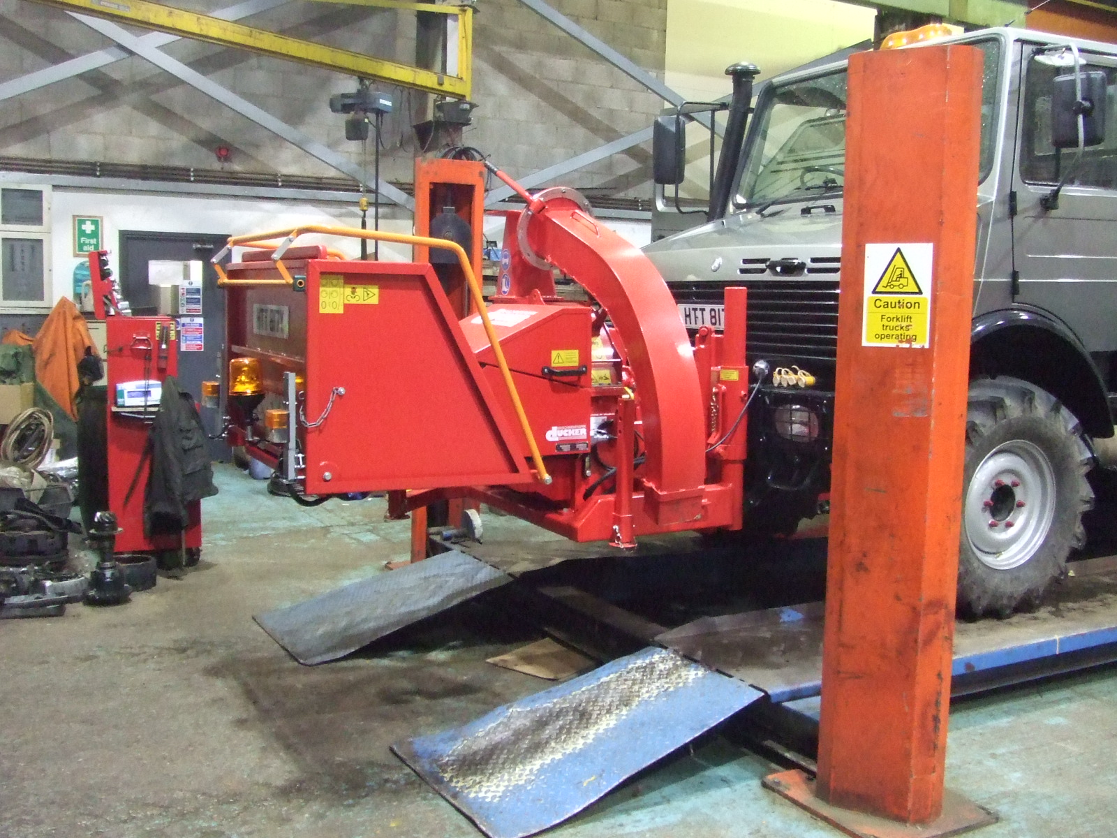 DUECKER HF200 CHIPPER AND WERNER F50 HYDRAULIC WINCH