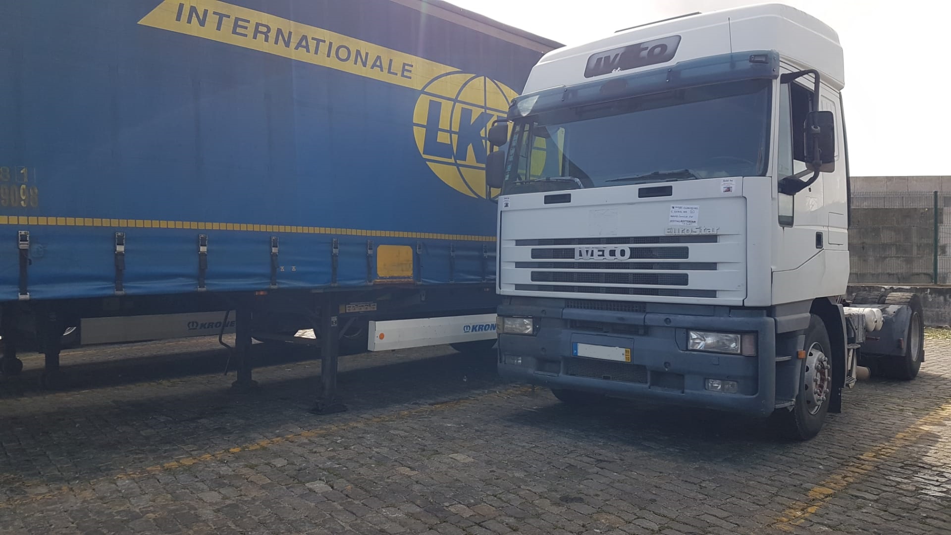 Shipping of Iveco Eurostar 440E38 Euro 2 tractor unit to Lagos - Nigeria.