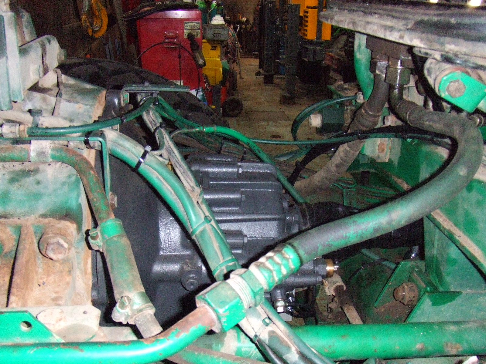 U2150L38 UNIMOG COMPLETE WITH FRONT LOADER ON ITS WAY TO CANADA