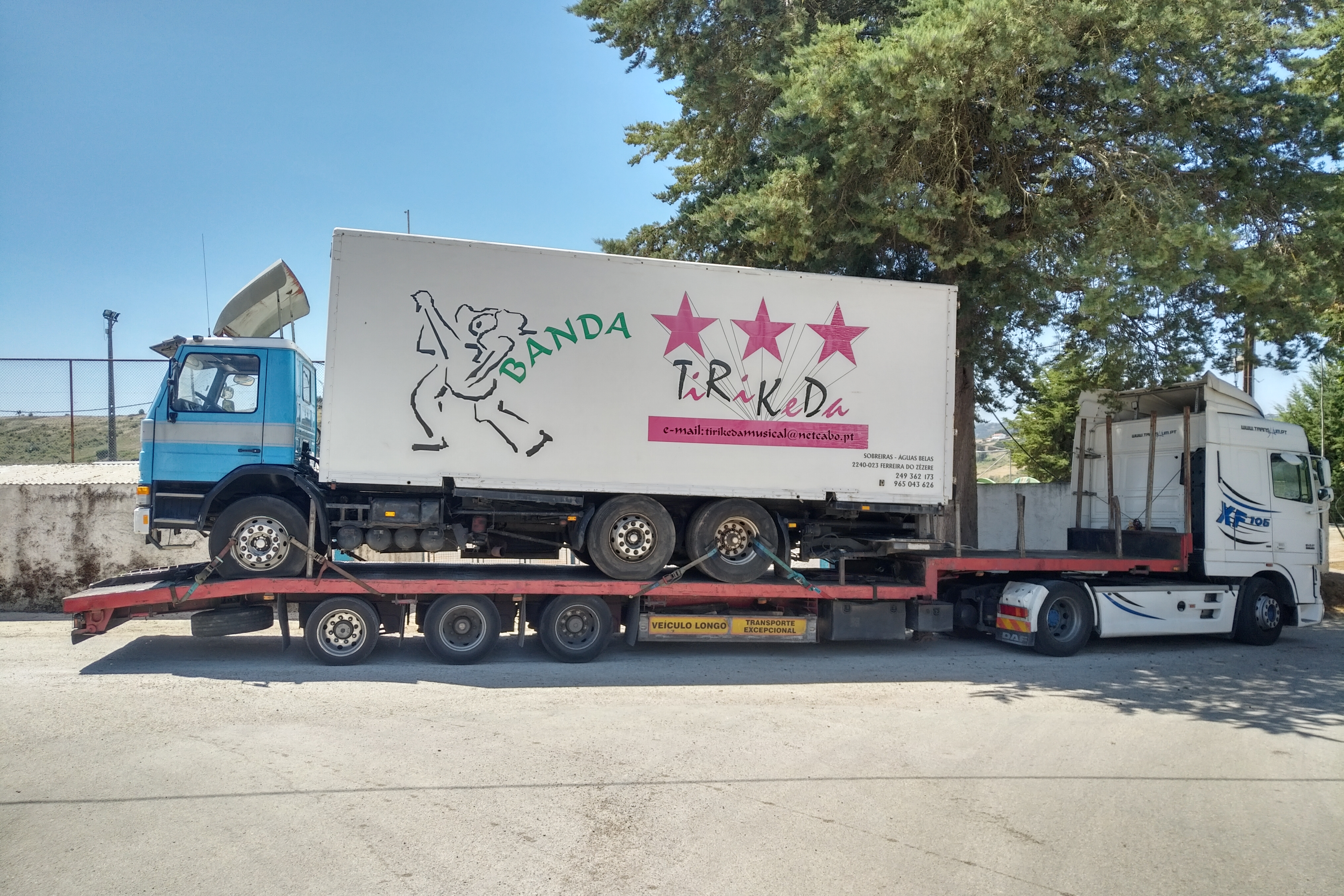 New in stock! Left hand drive Scania P 82H 6X2 24 ton detachable box body with twist locks for containers.