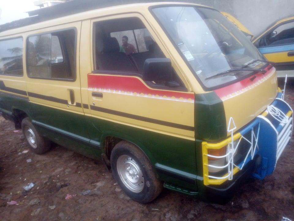 Sold by Britannia Export Consultants Ltd. Conakry - Guinea.