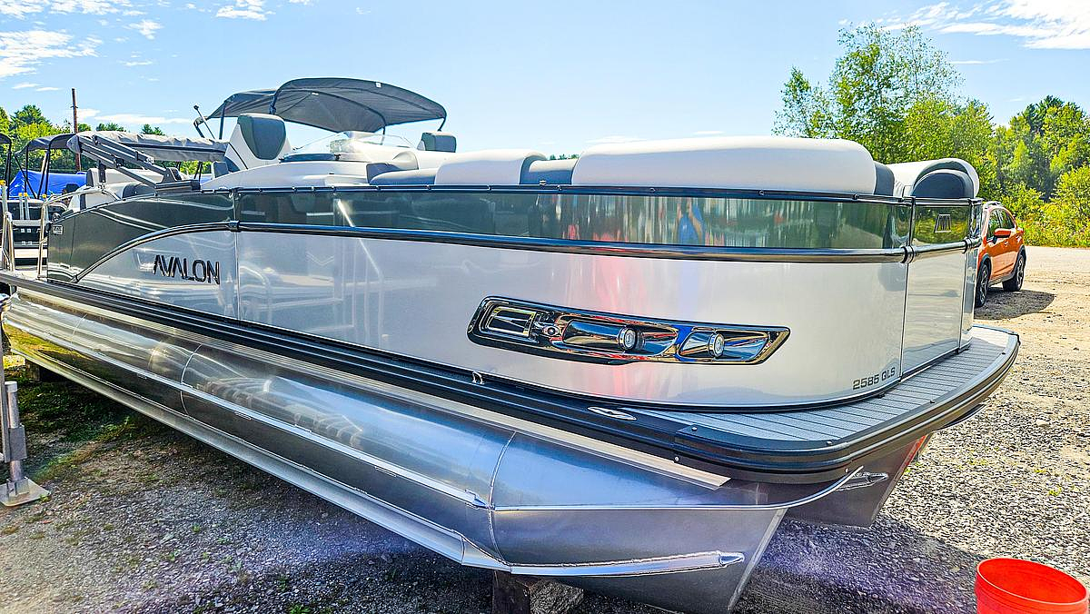 Avalon Pontoon Trim Levels Explained: How to Pick the Right One for Your Family