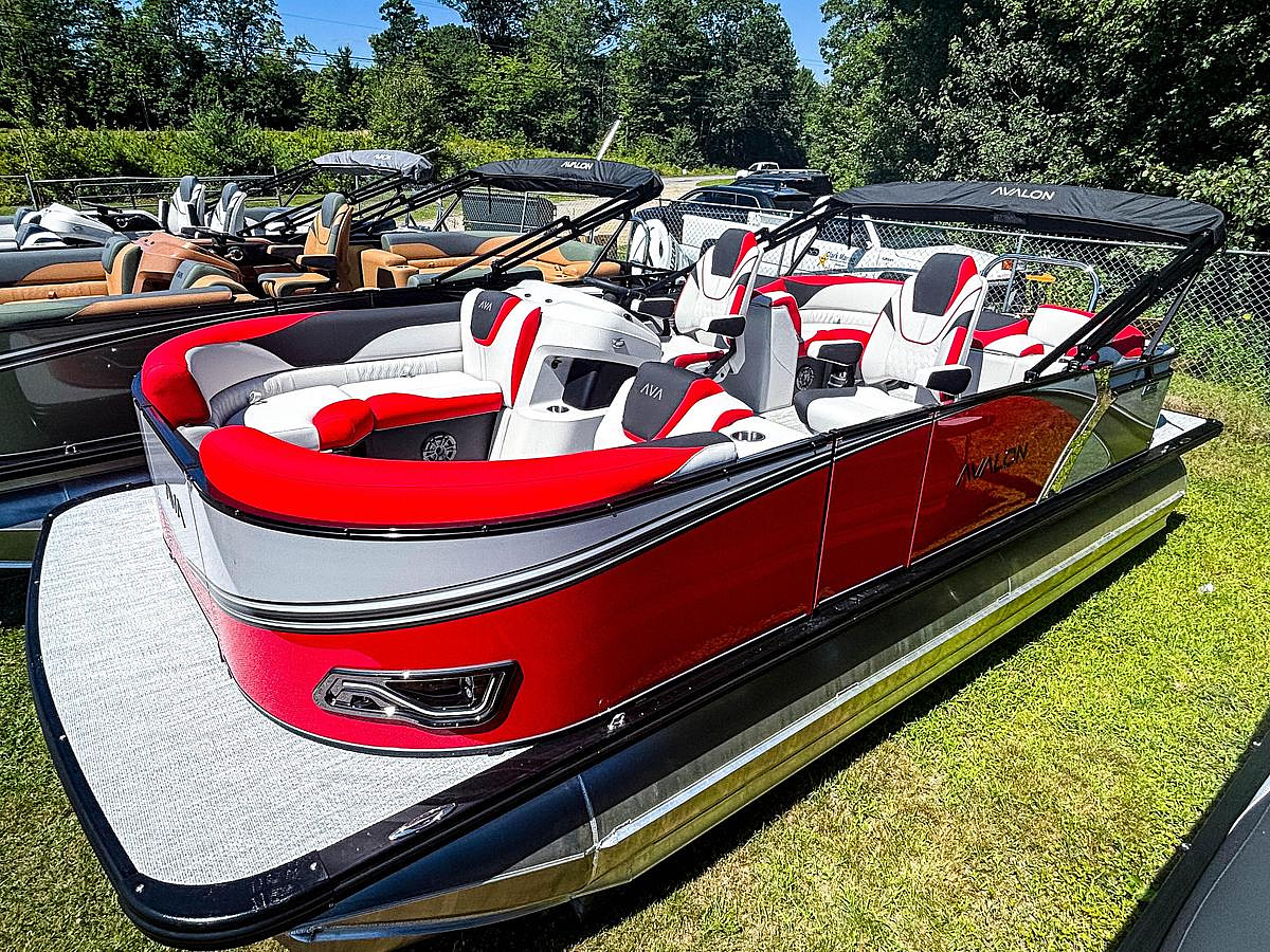 Avalon Pontoon Trim Levels Explained: How to Pick the Right One for Your Family