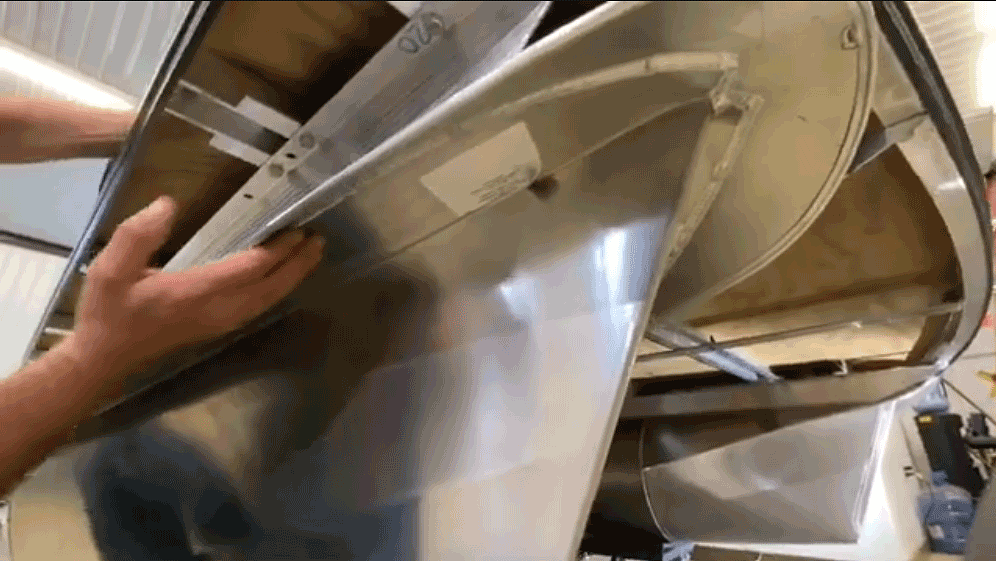 What Makes Avalon Pontoons Different? A Look Under the Surface