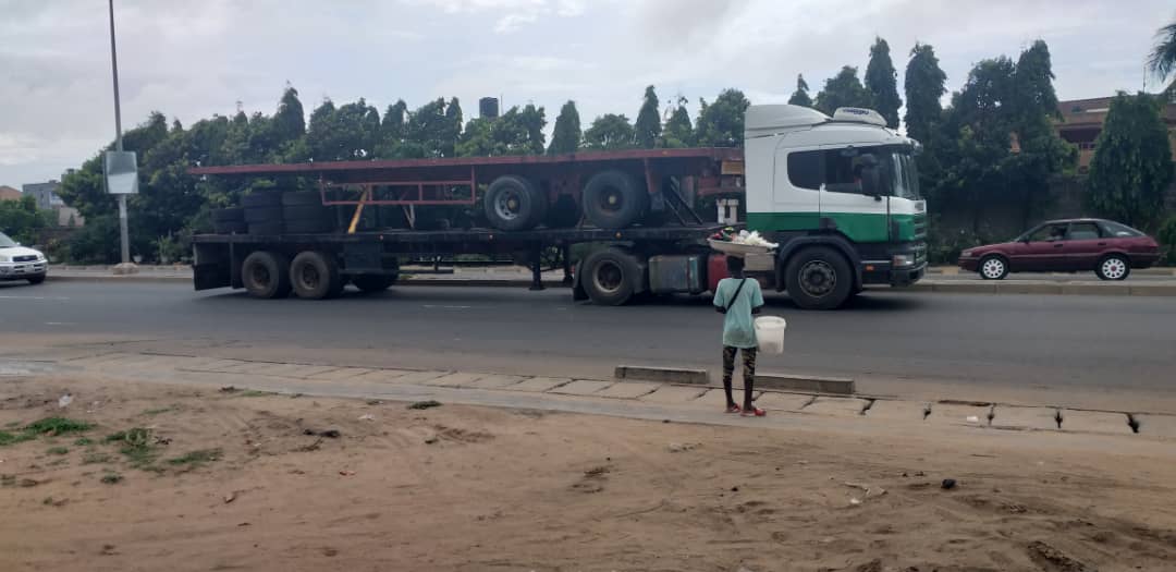 Sold by Britannia Export Consultants Ltd. Lome - Togo.