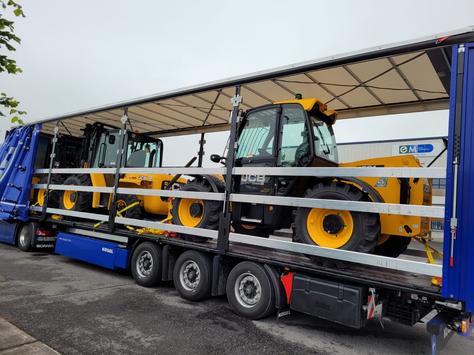2x JCB 940 Forklifts and a JCB 535.95 SOLD..... on their way to Germany 