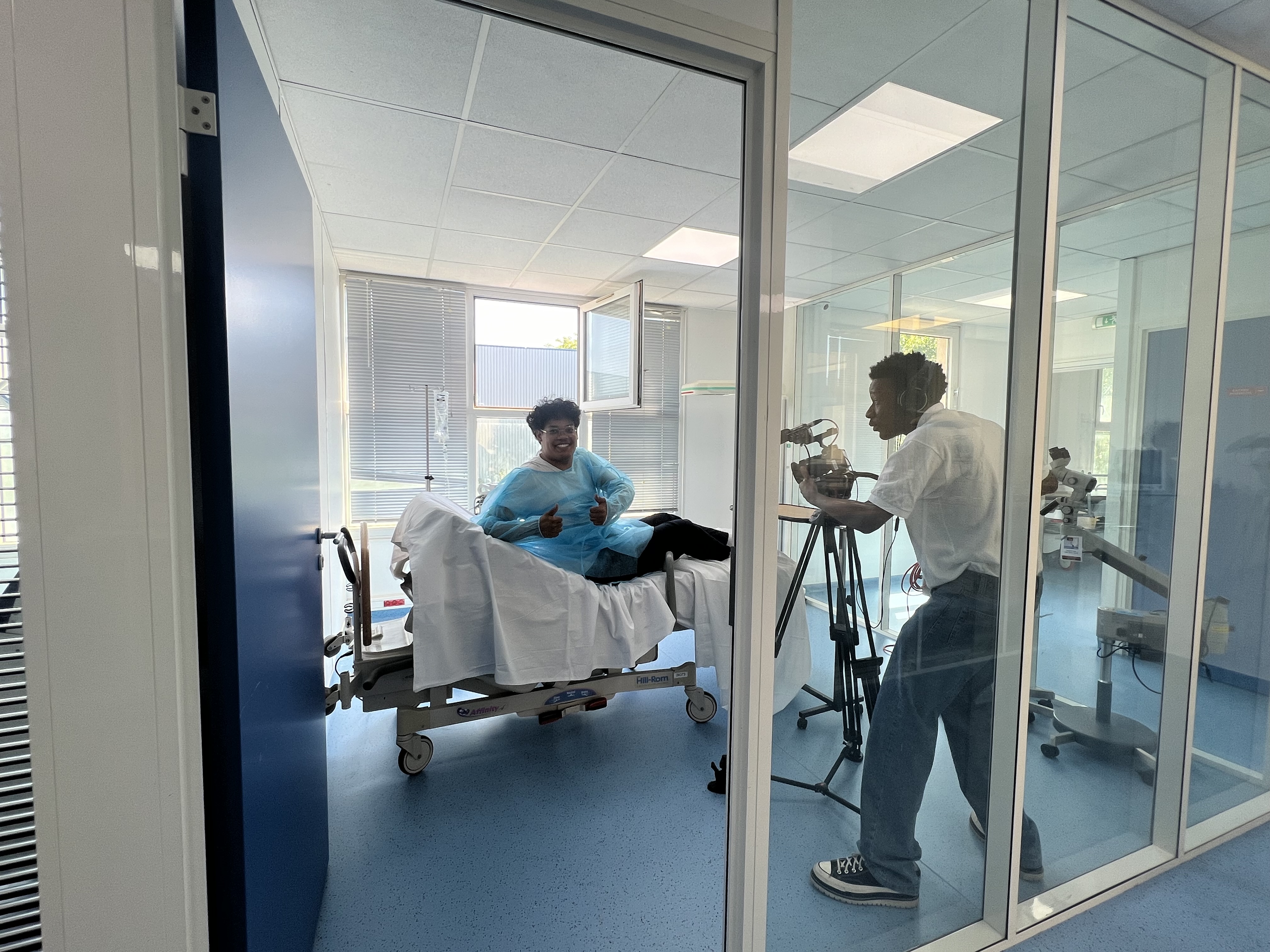 THEOBABAC VS FELDUP ; Tournage de leur vidéo Youtube au Centre d'Affaires Médical