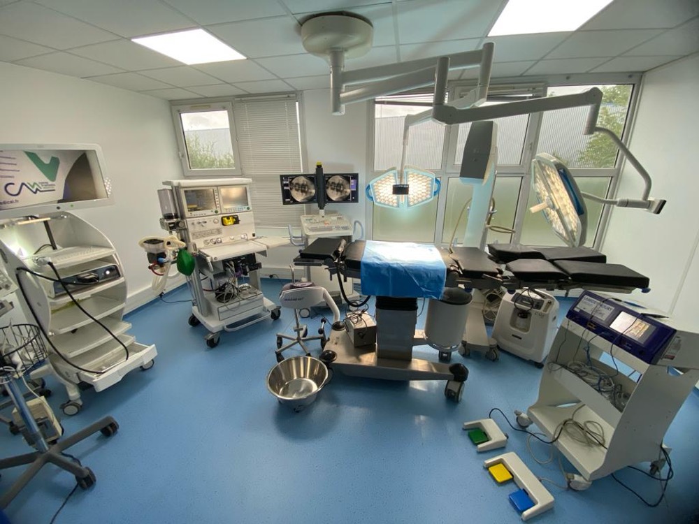 Nouveaux lieux de tournage permanents - décor d'hôpital et cabinets médicaux