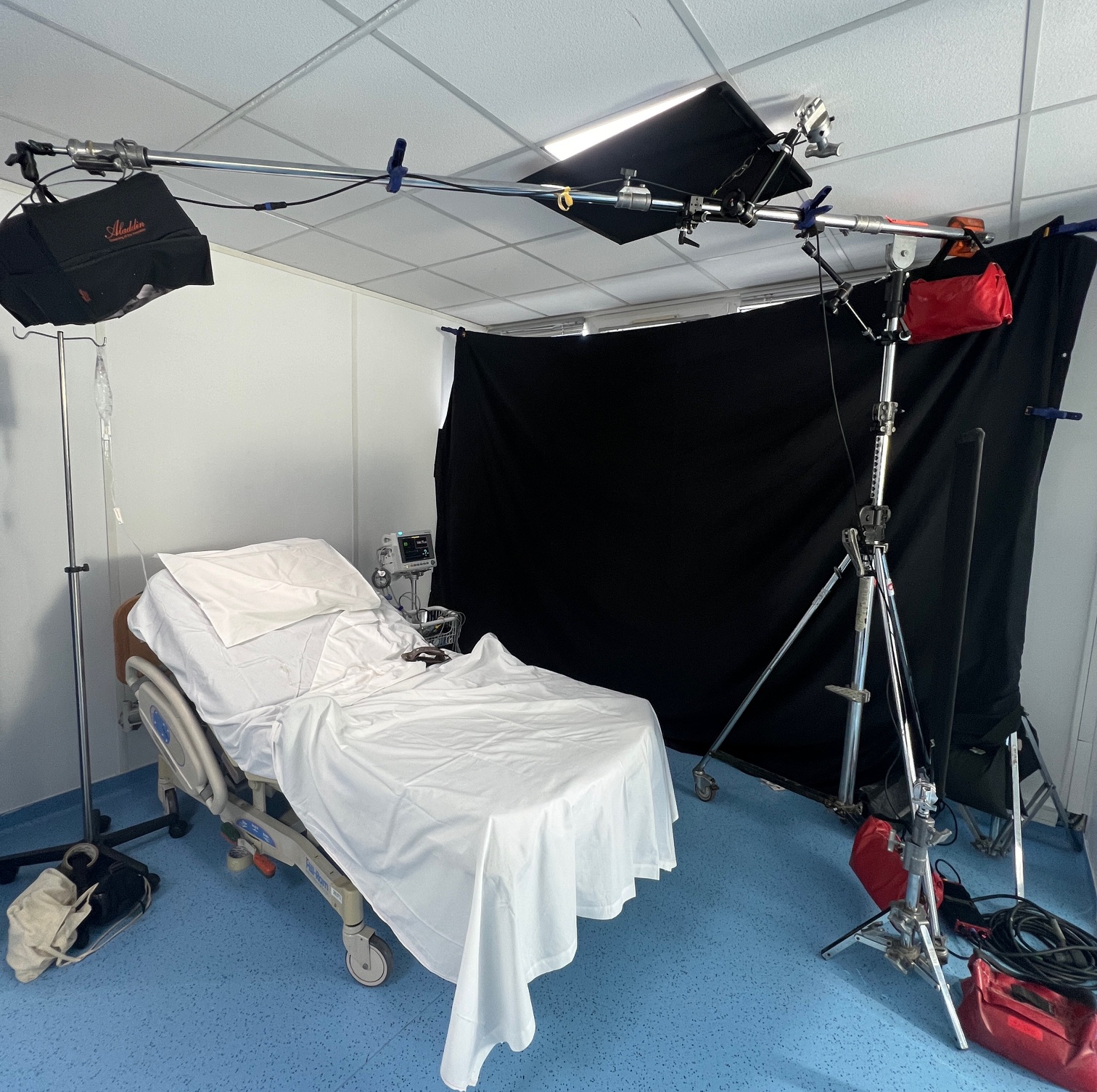 Simon utilise nos décors pour tourner son premier court métrage : "Trois Passages" produit par la Maison De Charles Films