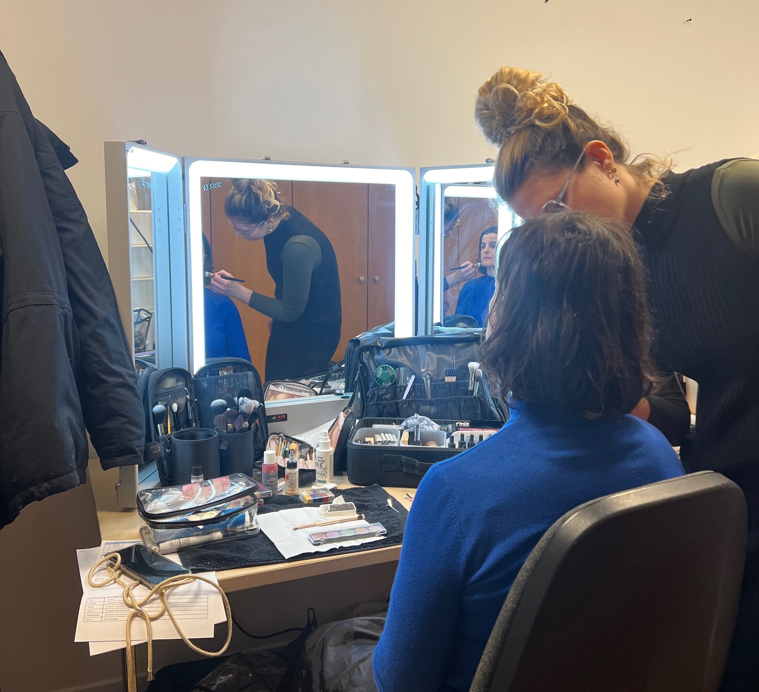 Simon utilise nos décors pour tourner son premier court métrage : "Trois Passages" produit par la Maison De Charles Films