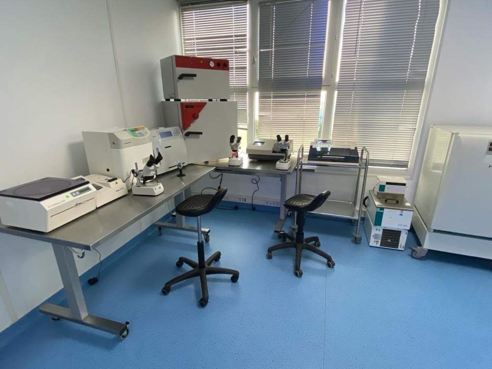 Nouveaux lieux de tournage permanents - décor d'hôpital et cabinets médicaux