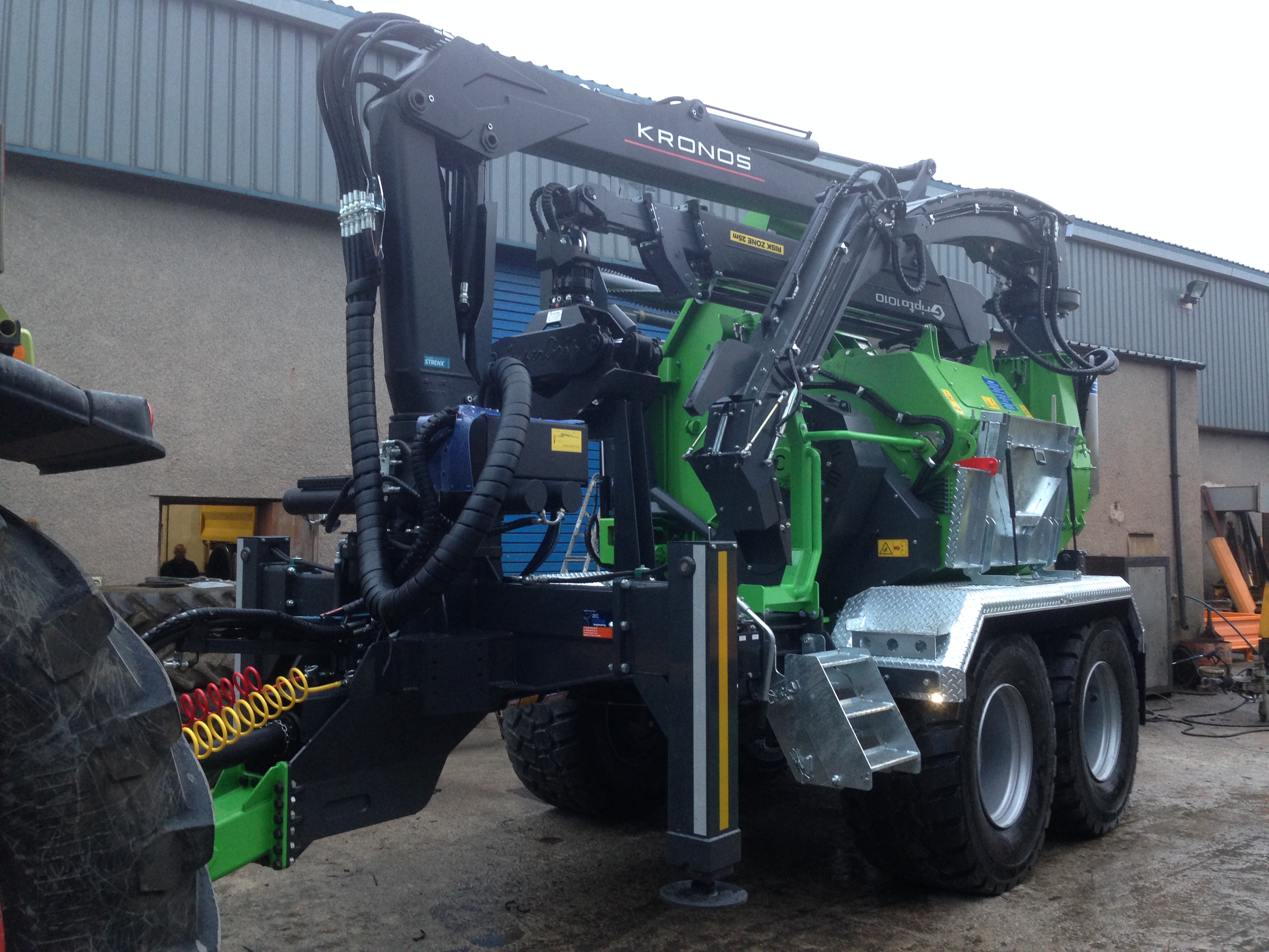 HM14-860 HEIZOHACK WOODCHIPPER