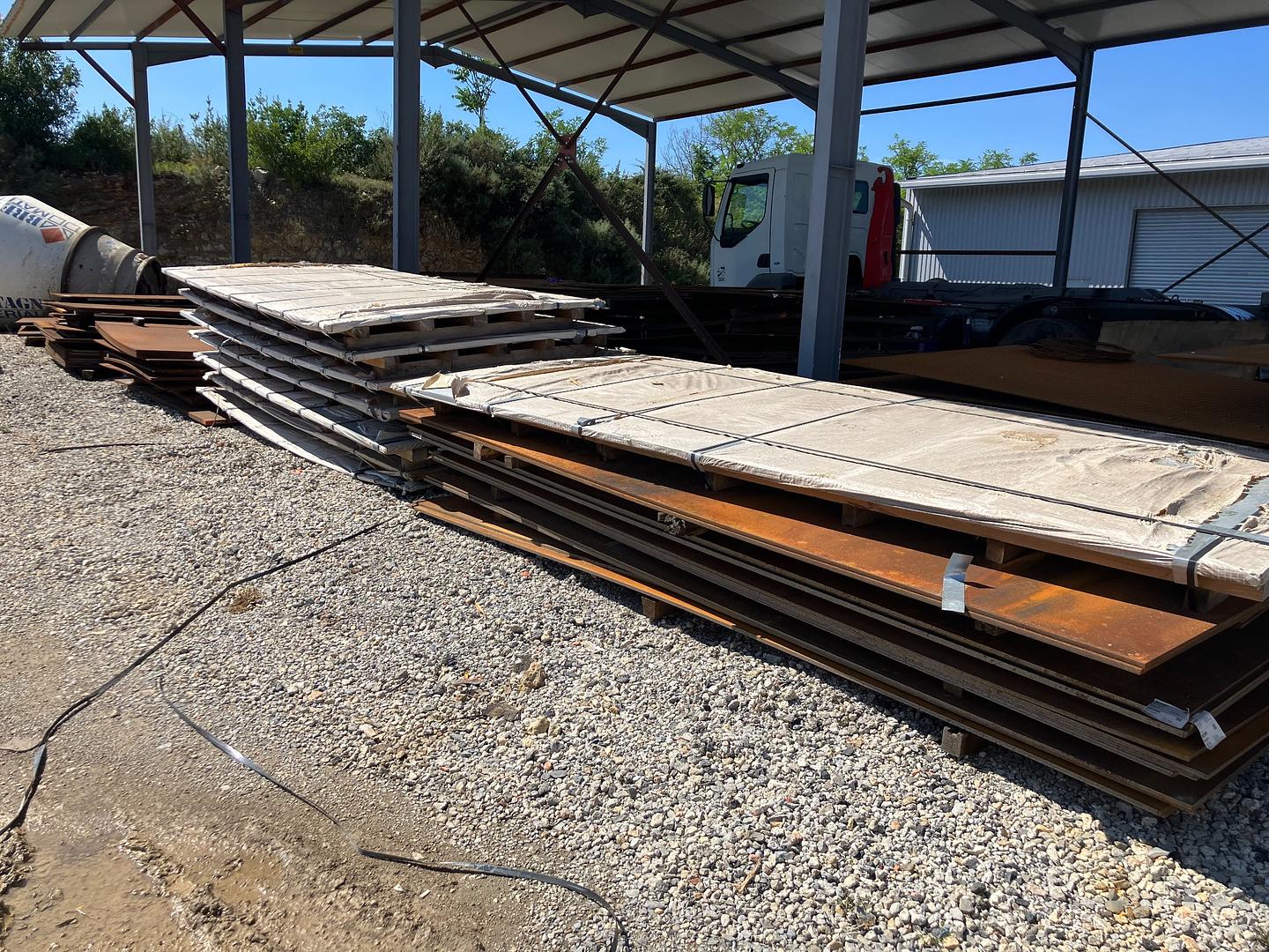 All Metal: Achat de Tôles en Acier, Aluminium et Fer : Plus de 400 Tonnes Disponibles !