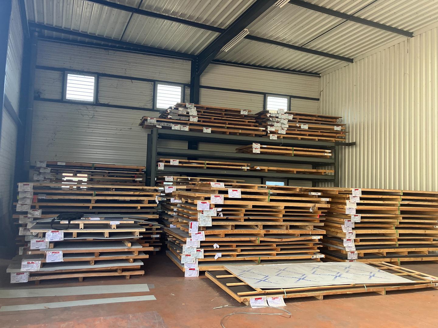 All Metal: Achat de Tôles en Acier, Aluminium et Fer : Plus de 400 Tonnes Disponibles !