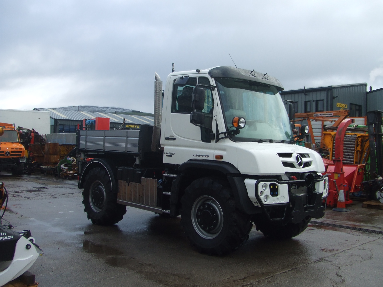 U430 UGE U300 300HP UNIMOG AT INGLETON