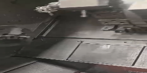 Riproduci video