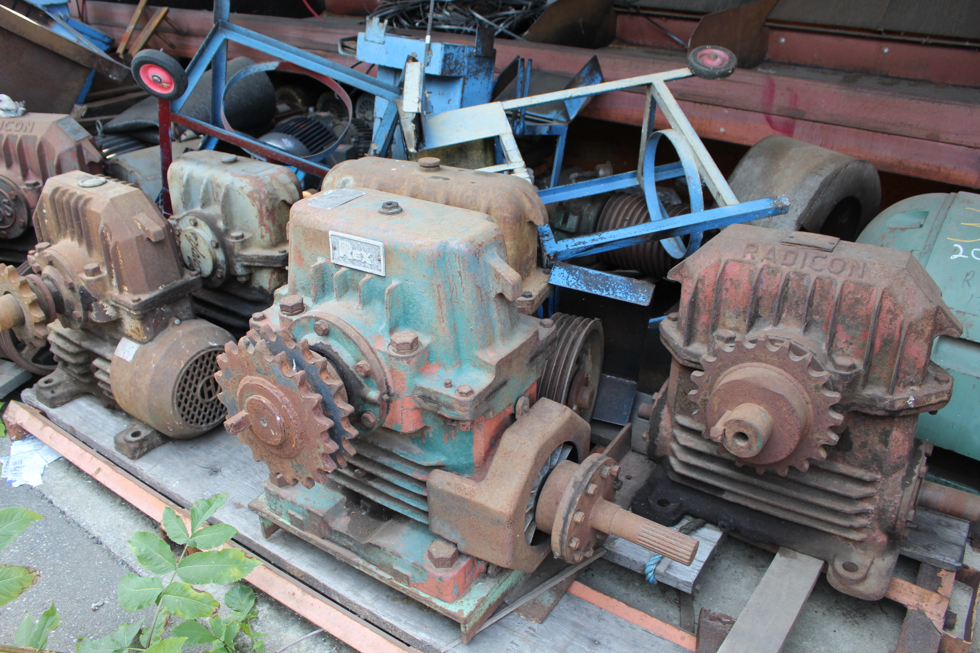 PAST AUCTION- SILVER CREEK PREMIUM PRODUCTS & MISSION SHAKE & SHINGLES 