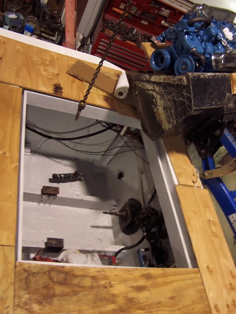 MC Marine service shop, electrical repair and installation work