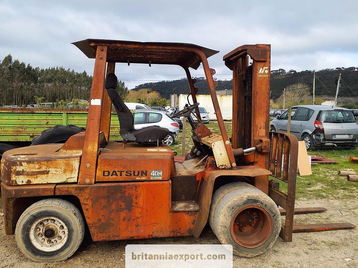 Datsun 40H 4 Ton Diesel Forklift with Nissan SD33T Turbo Engine Available for Export.