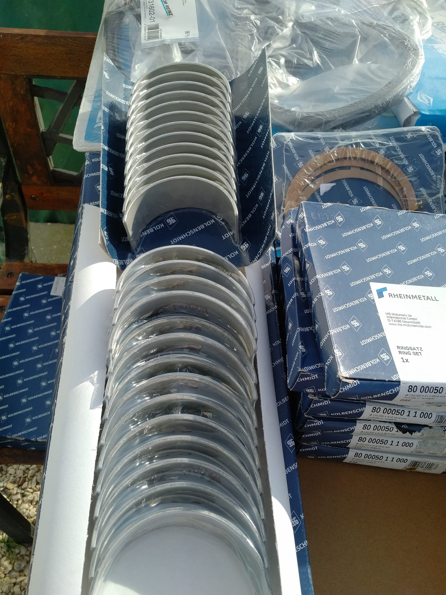 Engine parts for a 1998 DAF XF95 480 Euro 2 engine rebuild recently sold to Lagos - Nigeria.