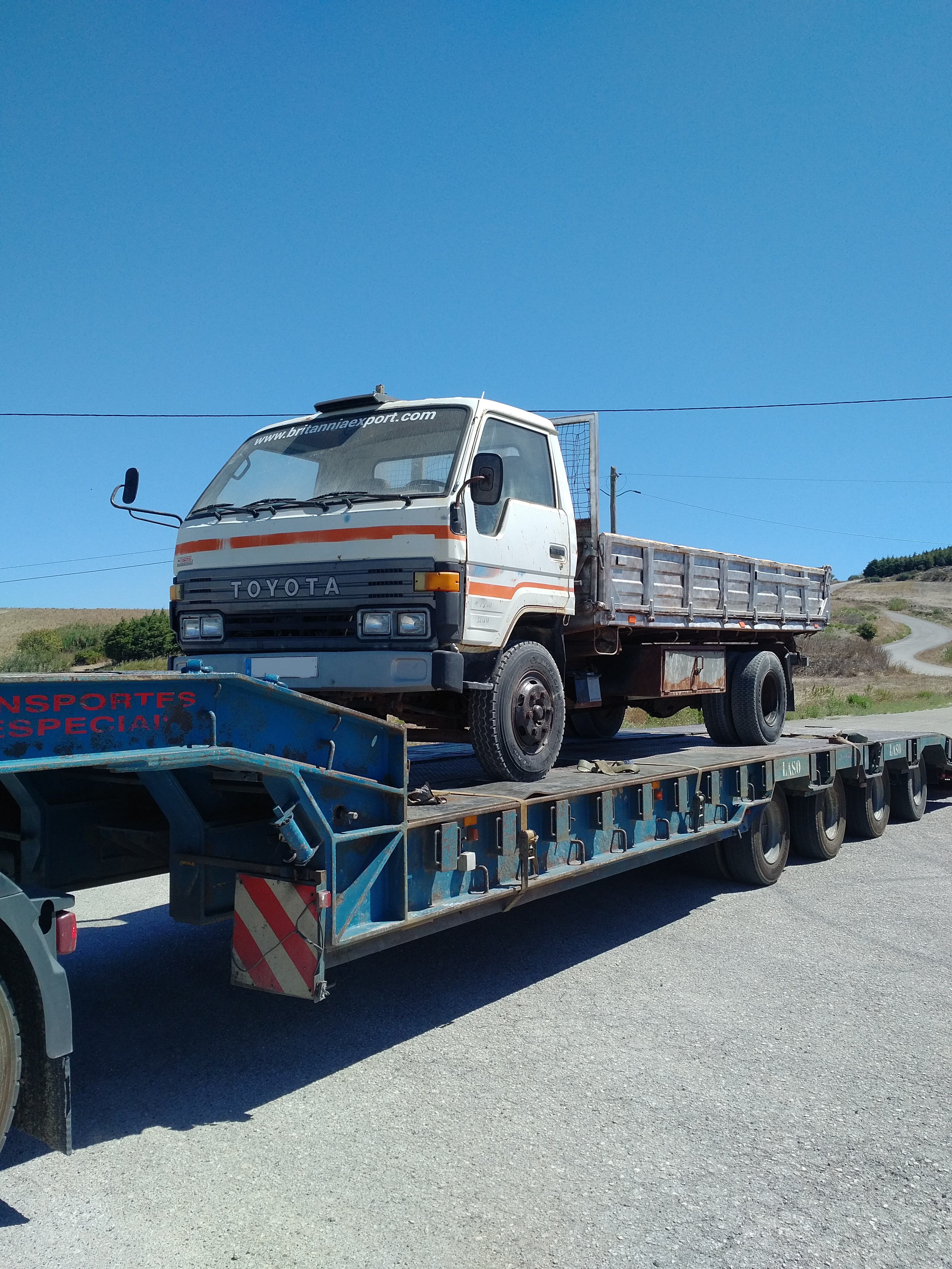 Transport & Delivery of Toyota Dyna 300 14B 7.5 ton 3 way tipper.