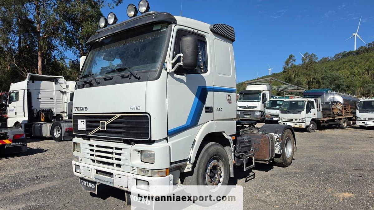 2001 Volvo FH12 420 Manual Tractor Unit for Sale – Euro 3, Hydraulics & 614,308 km