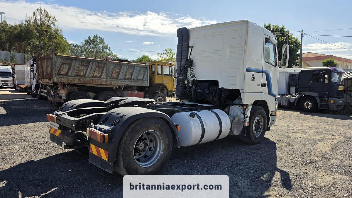 2001 Volvo FH12 420 Manual Tractor Unit for Sale – Euro 3, Hydraulics & 614,308 km