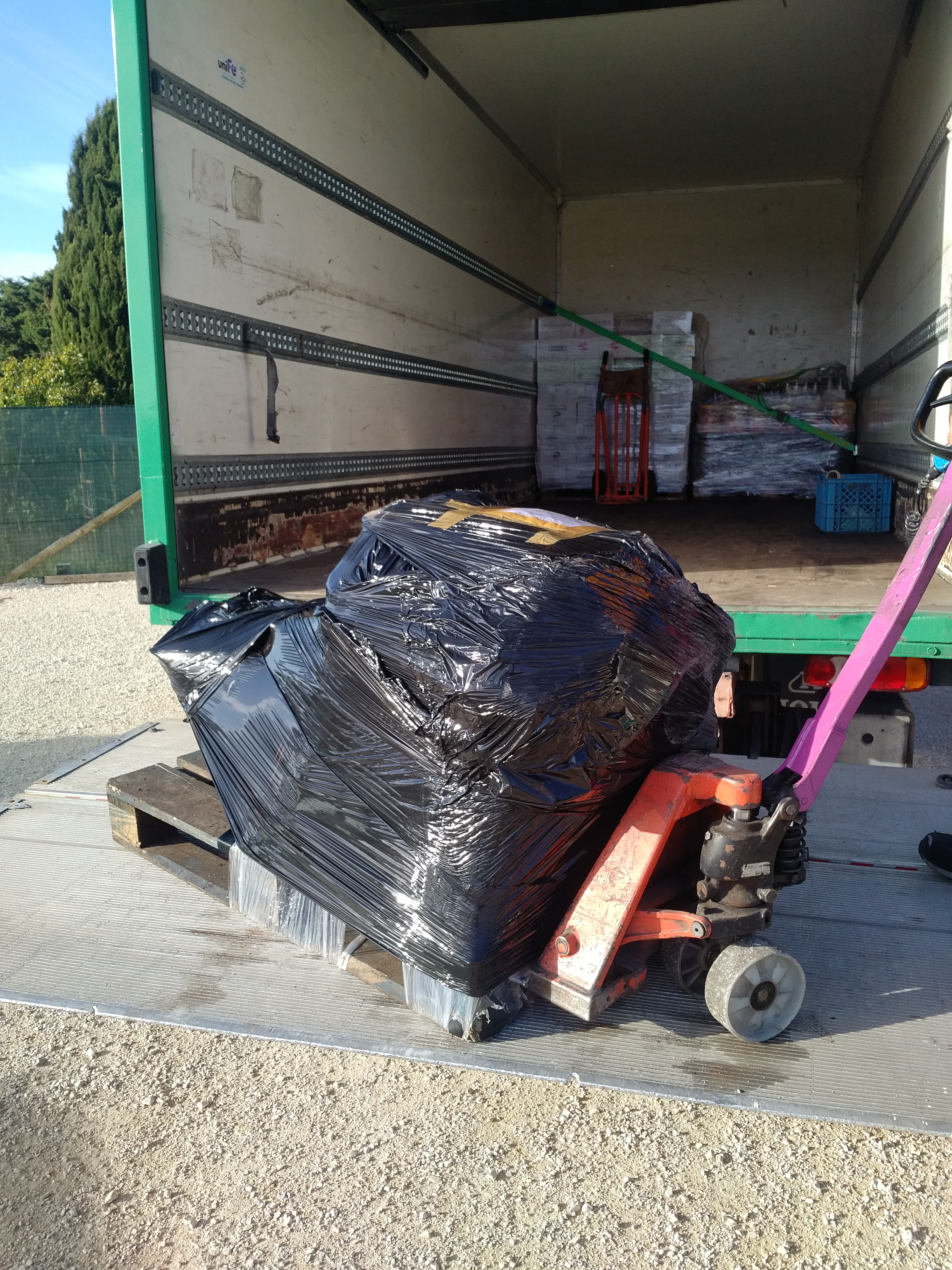 Transport & Delivery of Toyota B engine & gearbox complete to Colfosco BZ - Italy.